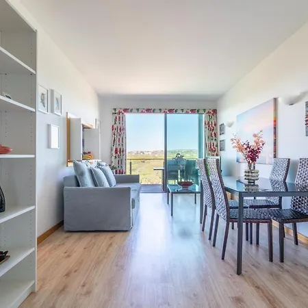 公寓 1 Bed With Balcony Pool And Tennis