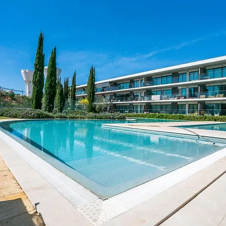 1 Bed With Balcony Pool And Tennis