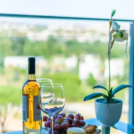 Apartment 1 Bed With Balcony Pool And Tennis