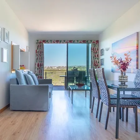 1 Bed With Balcony Pool And Tennis 公寓