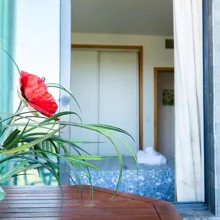 1 Bed With Balcony Pool And Tennis *